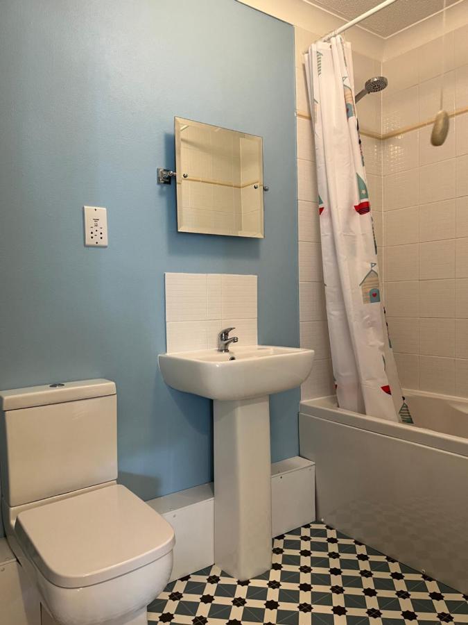 Stunning 1-bed In Apartment *