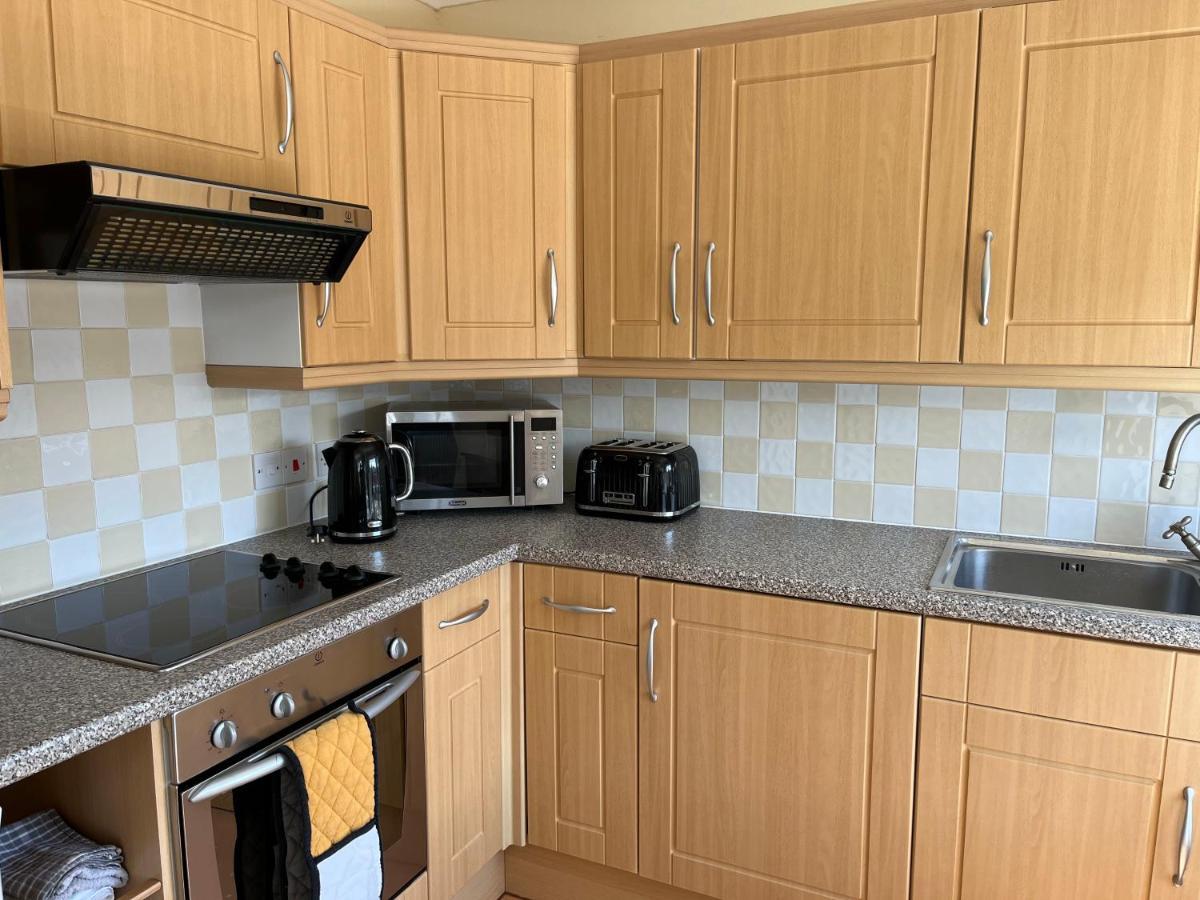 Stunning 1-bed In Apartment *